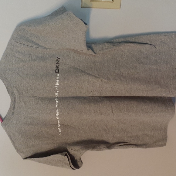 DKNY JEANS T-Shirt, Size L (cropped) - Picture 3 of 3